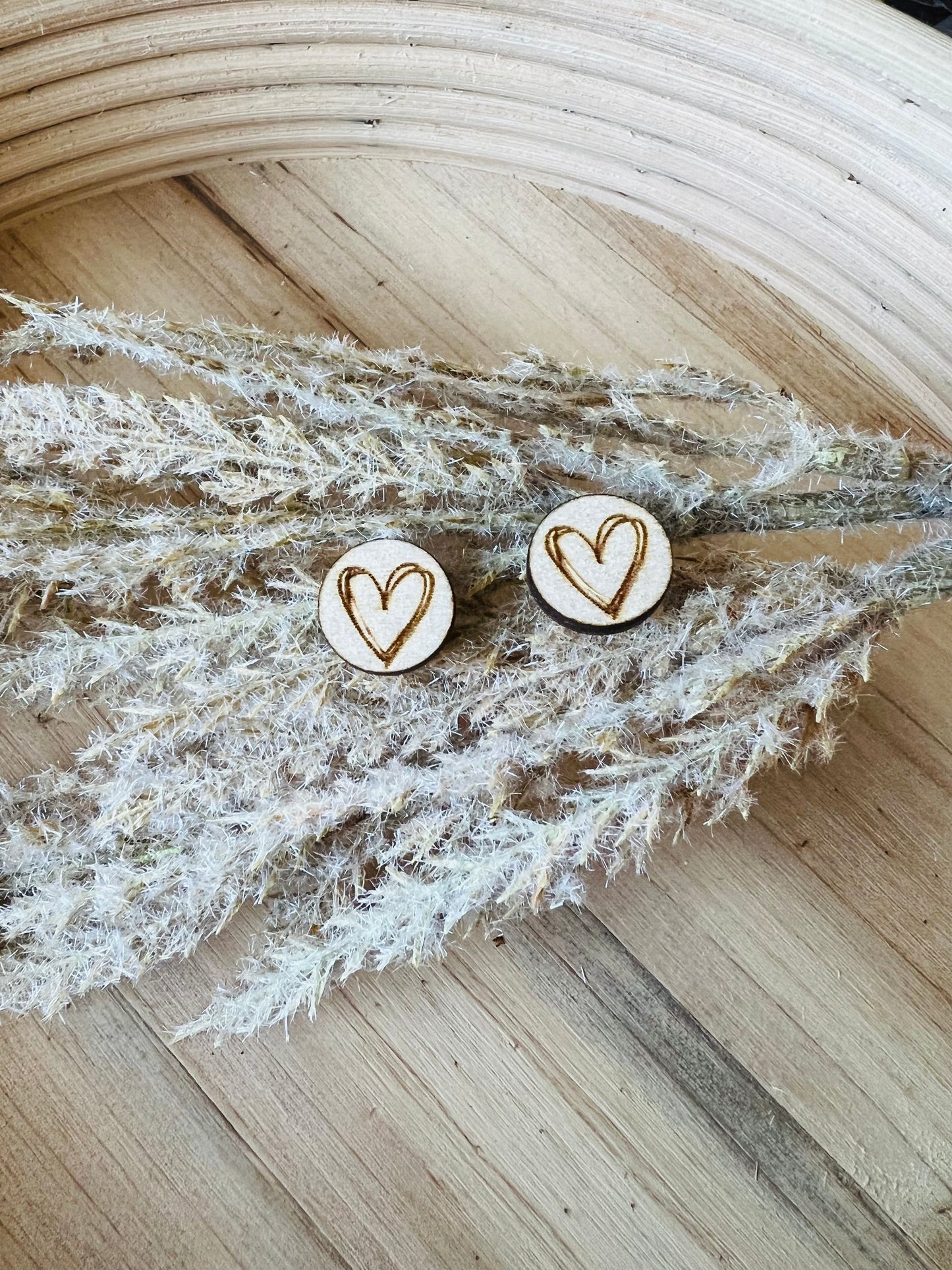 Doodle heart stud earring